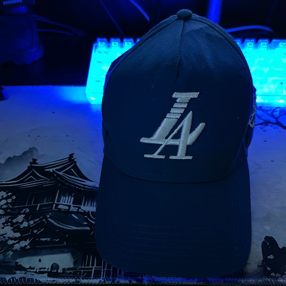 Blue LA reference hat
